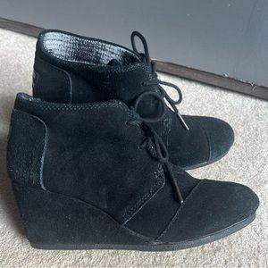 Toms Black Suede‎ Heel Booties